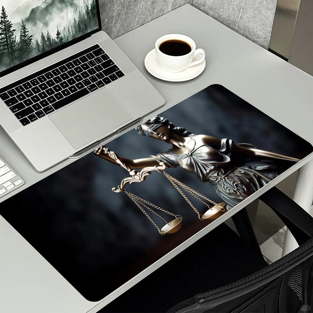 Lady Justice Statue Theme Larg - đánh giá và giá Desk Setup With Laptop