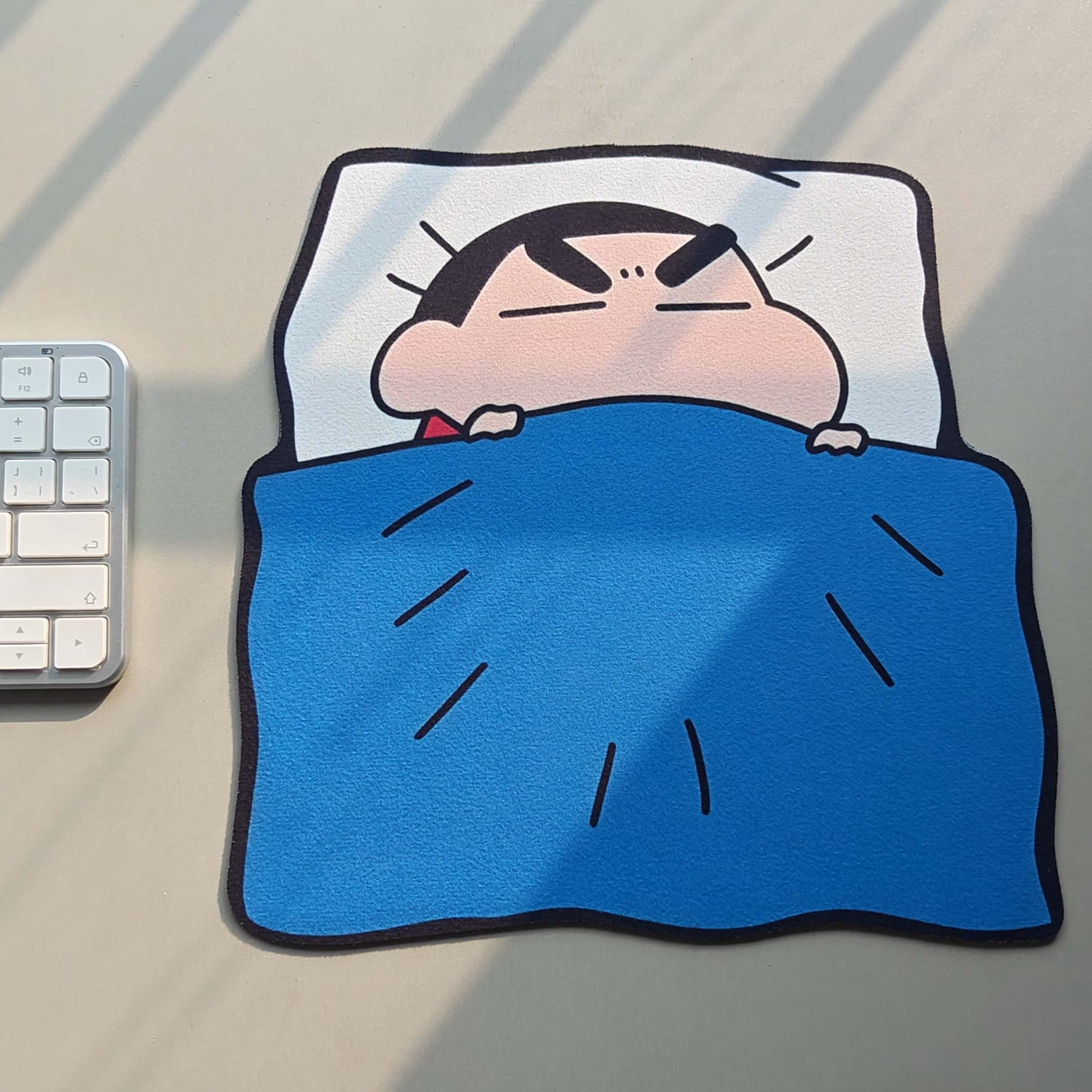 Cute Crayon Shinchan Mouse Pad - đánh giá và giá Desk Setup Ergonomic