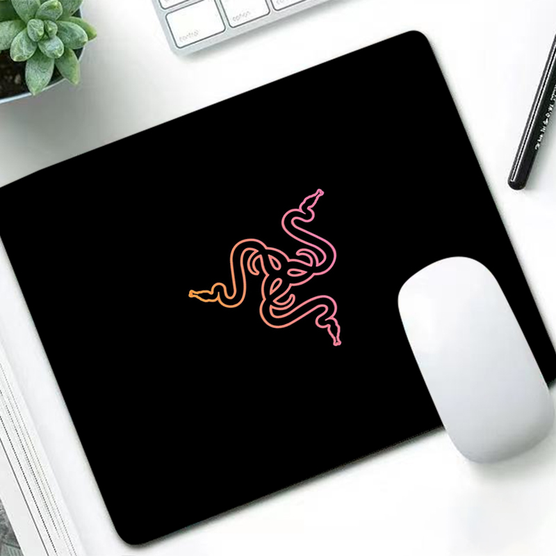 Razer Luxury Mouse Pad Anime G - đánh giá và giá Desk Setup Ergonomic